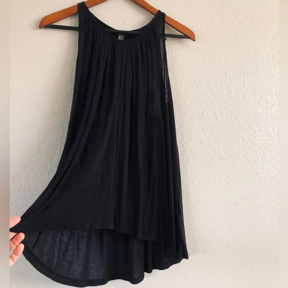 Kenneth Cole Black Flowy Lightweight Knit Sleeveless Top S